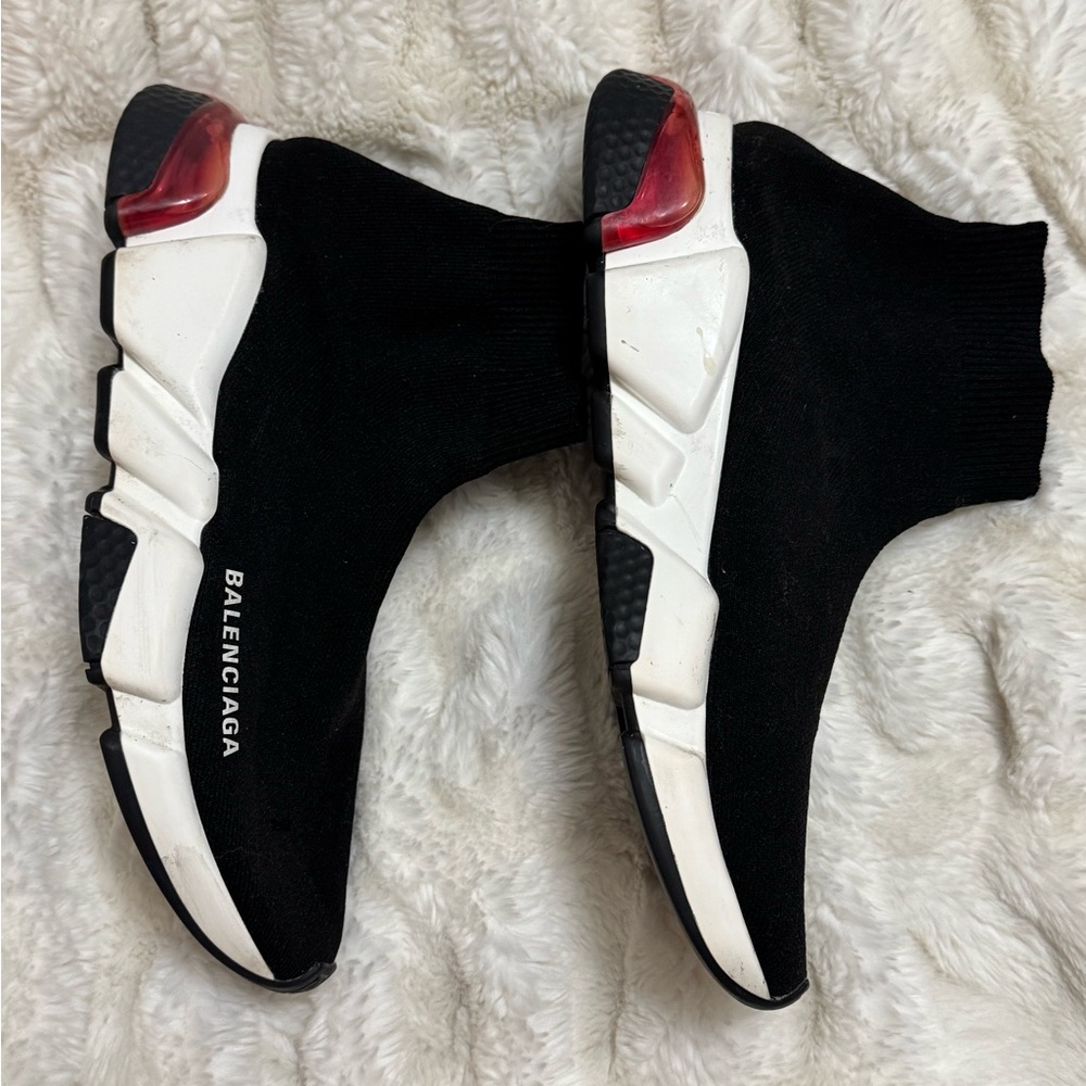 Balenciaga Black and White Knit Sneakers - Picture 4 of 12
